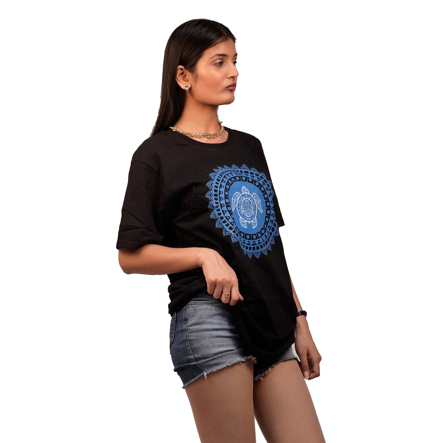 Nirvana Blue Turtle Printed T-shirt In Black Color For Women